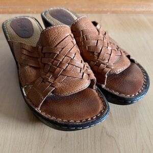 b.o.c. Women’s Brown Woven Leather Slip-On Wedge Sandals, Size 8 M/W